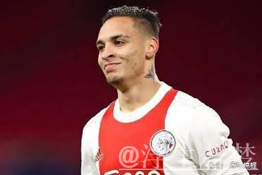 安东尼近4场比赛均有进球参与，场均评分均超7.5分