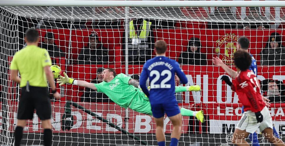 近四赛季皮克福德第3次荣膺月度最佳扑救,追平奥纳纳同期纪录 近四赛季皮克福德第3次荣膺月度最佳扑救,追平奥纳纳同期纪录